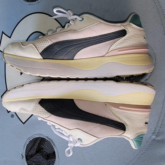 PUMA R78 Voyage Women's Size 11 - Picture 5 of 12